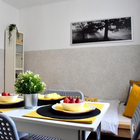 Romantic Bijou Apartment Near Old Town! Prague Exterior photo